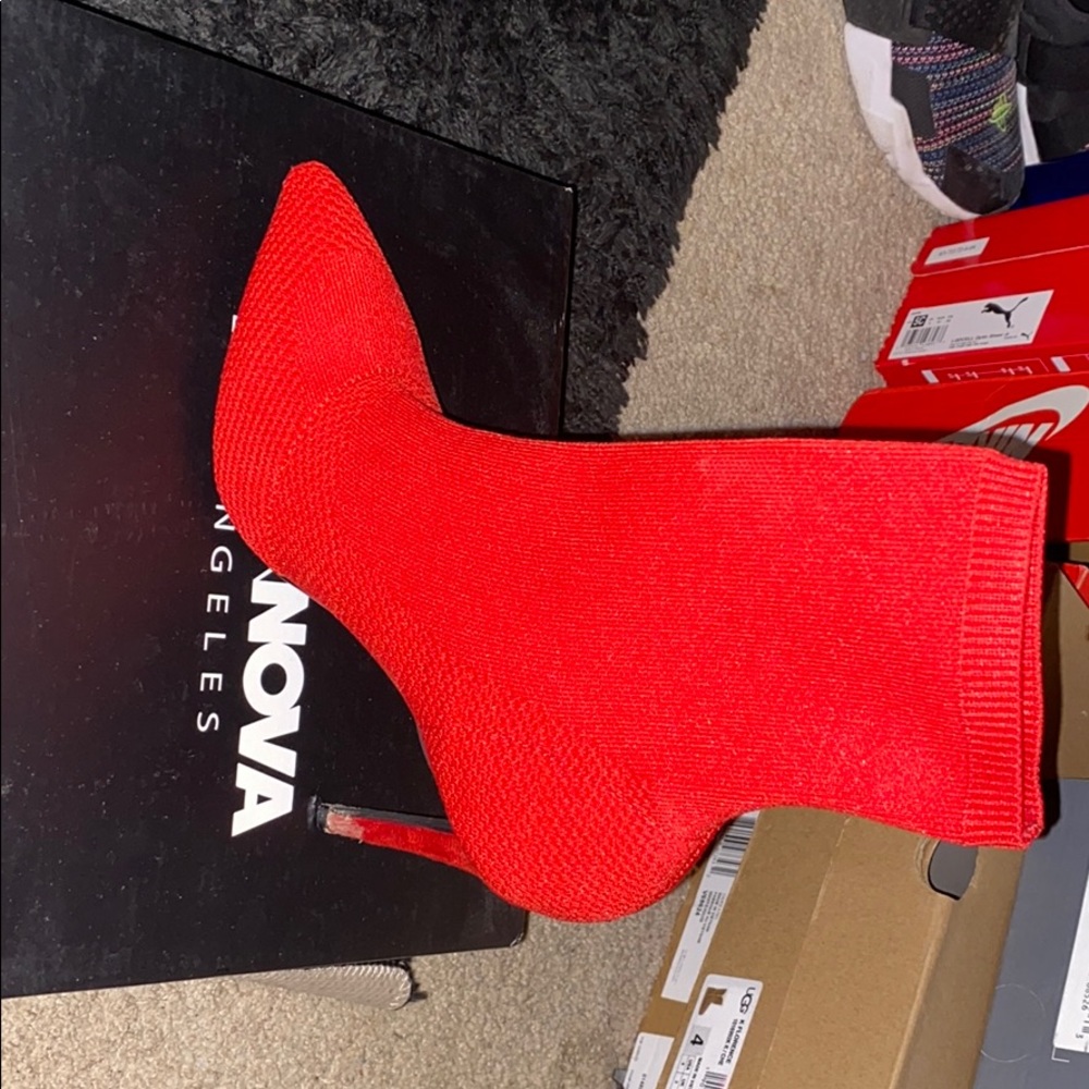 Red knitted heels